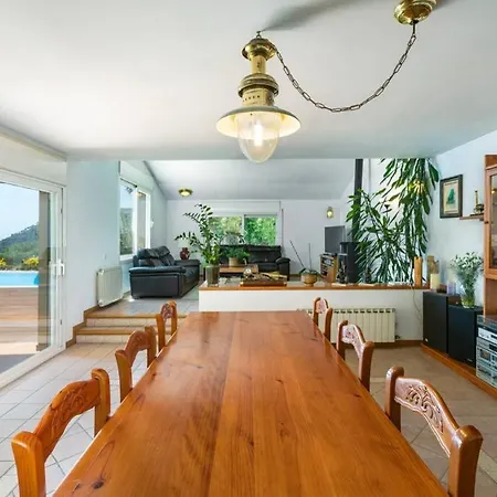 Villa Mediterranean With Pool Near Barcelona