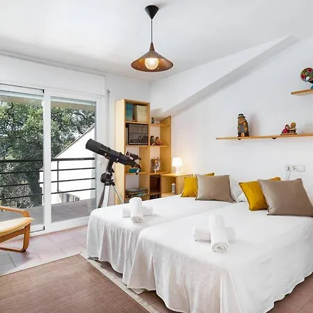 Villa Mediterranean With Pool Near Barcelona